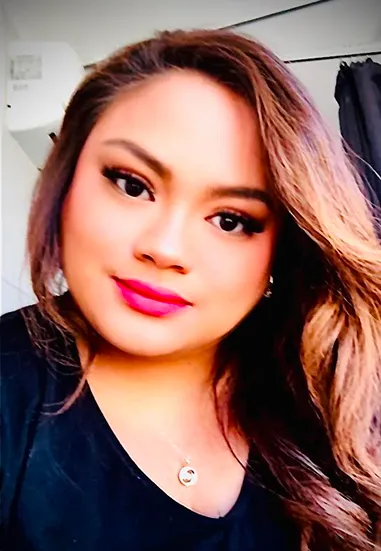 caroline - owner of lux beauty